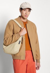 INDICODE JEANS MERLIN - Blusão aviador - dark sand