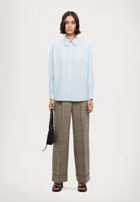 Paul & Joe PANTALON - Trousers - beige