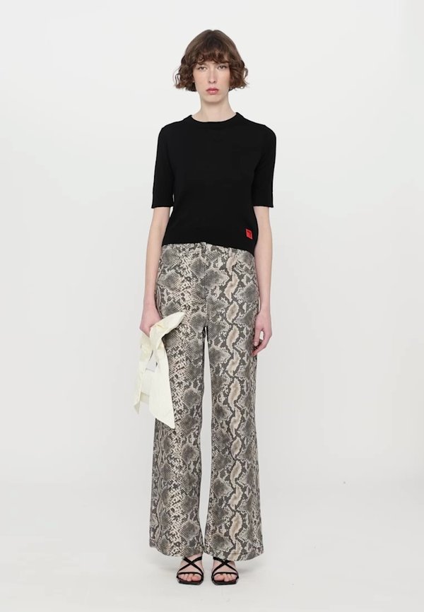 PARURE - Relaxed fit jeans4