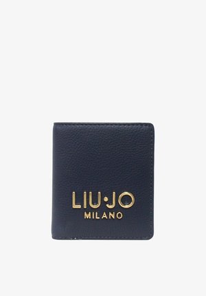 Portafoglio in pelle blu navy con finitura testurizzata, caratterizzato dal logo in tonalità oro: "LIU•JO MILANO". Forma quadrata compatta con dettagli di cucitura.