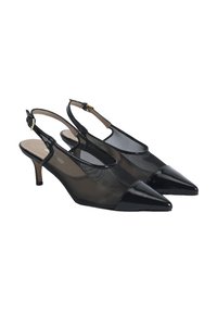 Escarpins noirs à talon ouvert avec un bout pointu, une tige en maille, et un bout verni. Présente un talon fin et une bride réglable à la cheville.