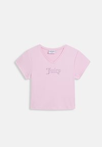 Ανοιχτό ροζ crop top με κοντά μανίκια και V-λαιμόκοψη, με την επιγραφή «Juicy» από στρας στο κέντρο του στήθους.