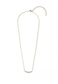 Gouden metalen ketting met een delicate schakel en een gebogen staaf met kleine cirkelvormige accenten in het midden. Verstelbaar in lengte.