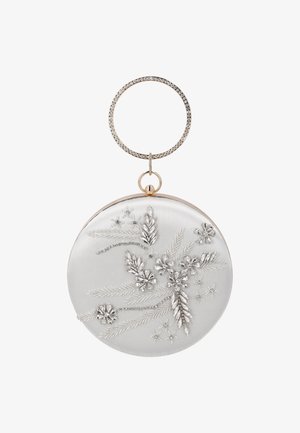 Ronde zilverkleurige clutch met kristallen bloemendecoratie en een met strass versierd rond handvat bovenaan bevestigd.