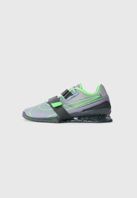 Unselected, ashen slate/green strike/anthracite