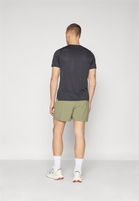 New Balance SPORT ESSENTIALS 5" - Calções desportivos - dark olivine