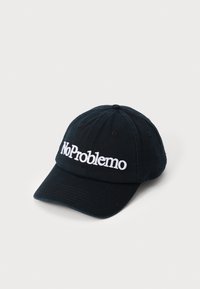 Black baseball cap made of cotton, featuring white embroidered text "NoProblemo" on the front. Curved brim and six-panel design.