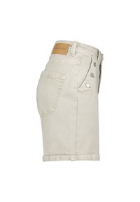Beige denimshorts med lige pasform, med en baglomme, opsmøgte kant og to knaplukninger i siden. Lædermærkning på taljebåndet.