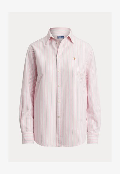Πουκάμισο με μακριά μανίκια και κουμπιά σε ανοιχτό ροζ χρώμα με λευκές και μπλε ρίγες, με μικρό κεντημένο λογότυπο στο στήθος, κατασκευασμένο από βαμβακερό ύφασμα.