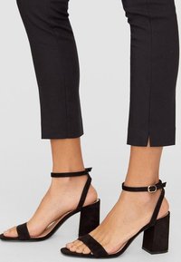 Stradivarius Tygbyxor - black
