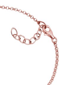 Roségoldene Metallkette mit ovalen Gliedern und einem Karabinerhaken, ausgestattet mit einem kleinen Anhänger, auf dem "925" steht und der den Gehalt an Sterlingsilber anzeigt.