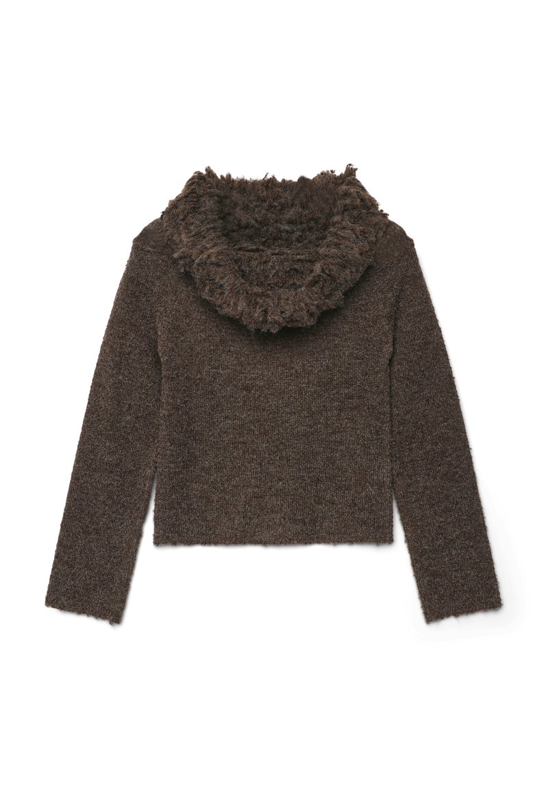 Brauner Strickpullover mit einem rüschierten, hohen Kragen und langen Ärmeln. Weicher Stoff, verkürztes Design und eine Mischung aus dunklen und hellen braunen Fasern.