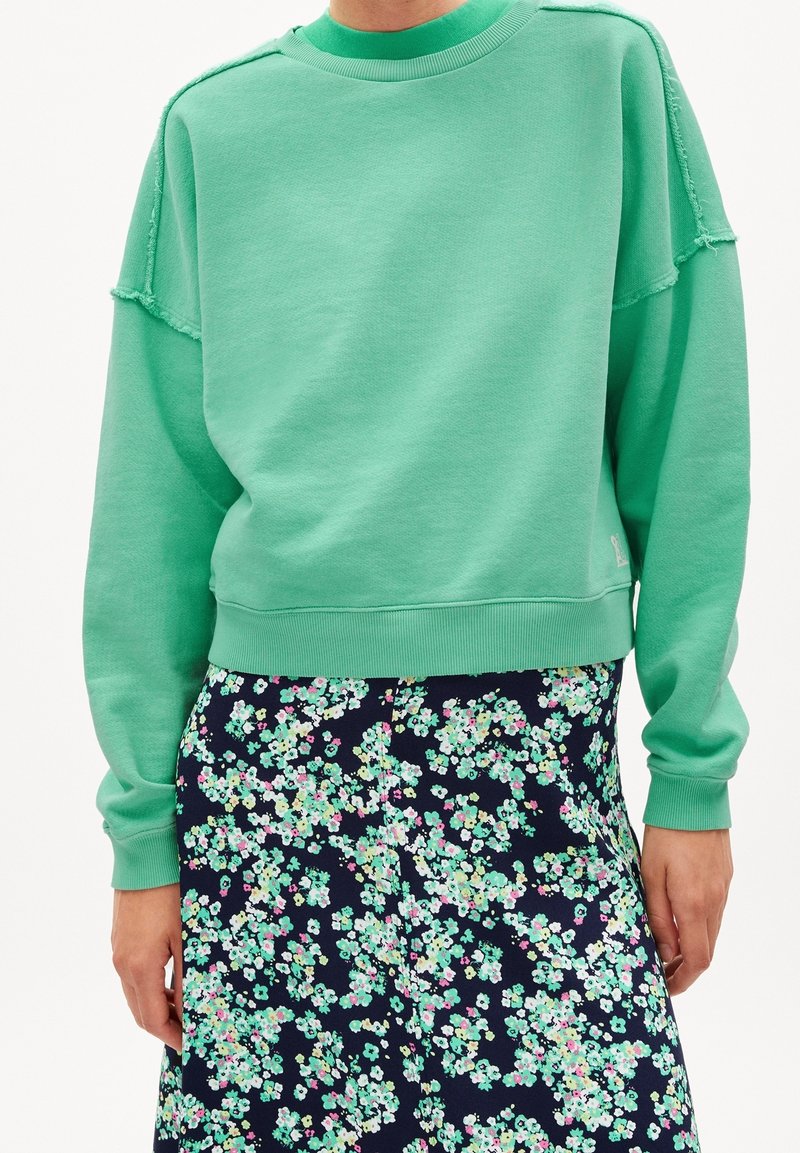 ARMEDANGELS Sweatshirt - neon green