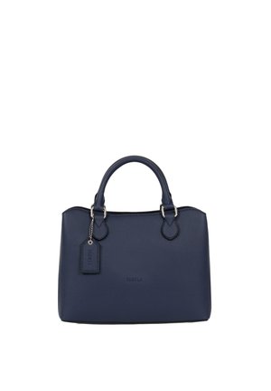 Sac à main en cuir bleu marine avec doubles anses, étiquette rectangulaire suspendue à l'anse et nom de marque discrètement embossé à l'avant.
