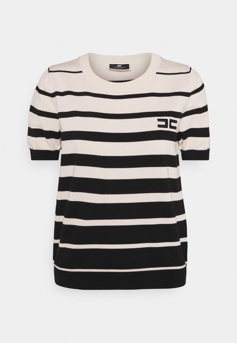 Chemise en tricot à manches courtes avec des rayures horizontales noires et blanches et un petit logo noir sur la partie supérieure gauche de la poitrine.