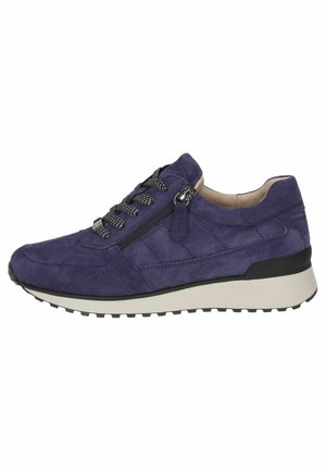 Trainers - purple suede