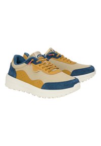Sneaker con una combinazione di tela beige, dettagli in suede blu e particolari in pelle gialla. Suola in gomma bianca spessa con grip.