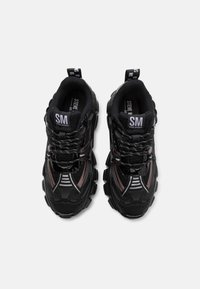 Steve Madden QUANTICO - Sportcipő - black