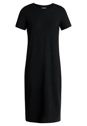 Vestido negro de manga corta con escote redondo. Confeccionado en tela lisa; de longitud hasta la rodilla, con corte holgado y sin adornos visibles.