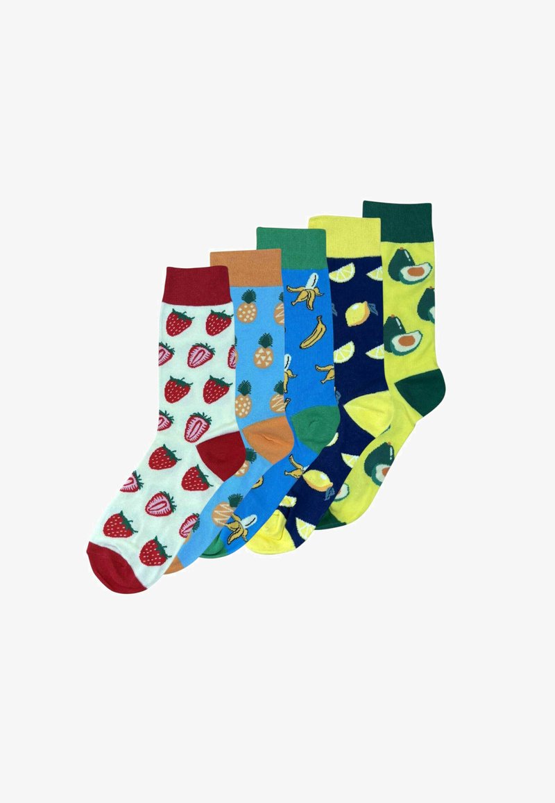 Cinco pares de calcetines coloridos con patrones de frutas: fresas, piñas, plátanos, limones y aguacates. Diversos colores base y diseños.