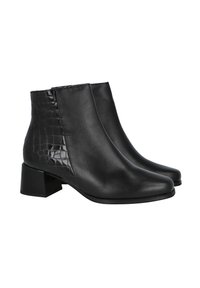 Botines negros con parte superior de cuero suave, detalles texturizados con un estampado de cocodrilo y un tacón bajo y moderado.