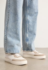 Selected, creamy white/eggshell/travertine