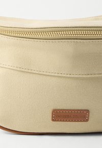 Vanessa Bruno BANANE - Riñonera - tilleul/blanc