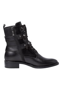 Botas de tobillo de cuero negro con punta redondeada, cordones en la parte delantera y cremallera lateral. Presenta acentos metálicos y paneles texturizados. Diseño de tacón plano.