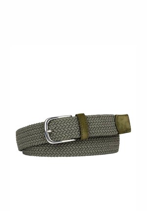Ceinture tressée en tissu vert avec une boucle en métal argenté et une section accent en daim. Motif de tissage texturé sur toute la ceinture.