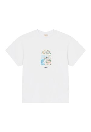 T-shirt blanc à manches courtes avec un graphique coloré représentant des paysages et des arbres. Le texte sous le graphique indique "Altar."