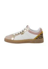 Sneaker bianco con accenti dorati, punta beige morbida, retro rosa e tacco con stampa leopardata. Presenta lacci piatti e una suola testurizzata.