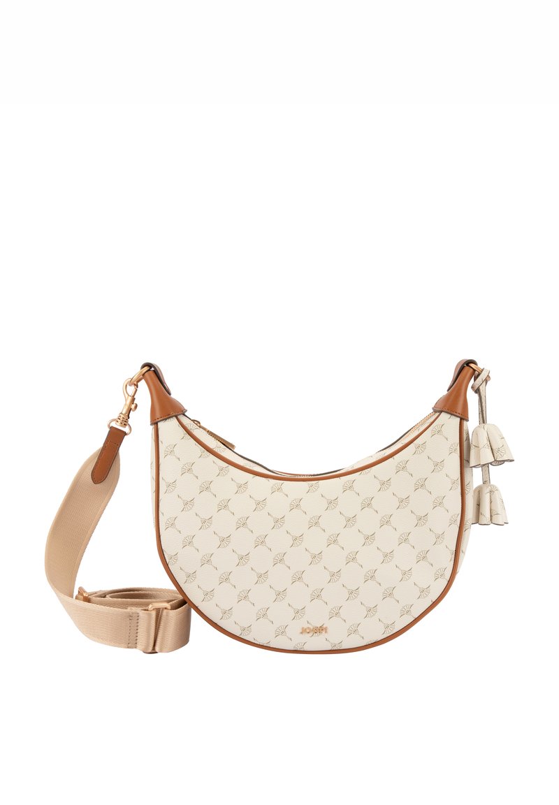 Borsa hobo in materiale testurizzato color crema con dettagli in pelle marrone. Presenta un motivo ripetuto, accessori in ottone dorato e nappine decorative.