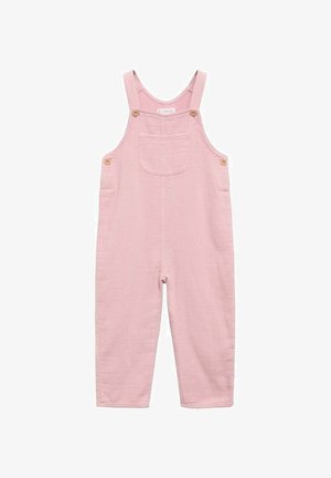 Salopette en denim rose clair avec de larges bretelles, deux poches latérales et une poche avant. Présente des accents en boutons en bois.