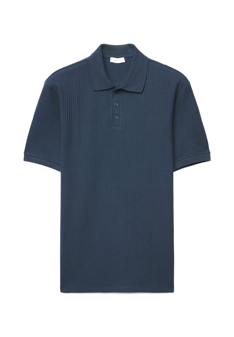 Marineblaue Polohemd mit strukturiertem Strick, kurzen Ärmeln, Dreiknopf-Leiste und klassischem Kragen. Griffige Textur im gesamten Stoff.