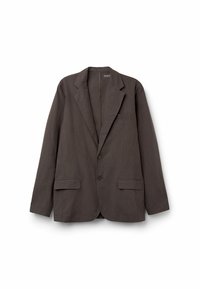 Dunkelbrauner Leinenblazer mit einreihiger Knopfleiste, zwei Fronttaschen und Reverskragen. Glatte Textur, ungefüttertes Innenfutter.