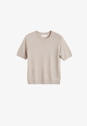 Pull en tricot beige à manches courtes avec un col rond, présentant une finition texturée et des fentes latérales à l'ourlet pour plus de détails.