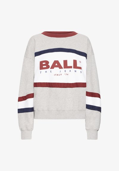 Sivá mikina s bielym stredovým panelom s červenými a námorníckymi pruhmi a odvážnym nápisom "BALL". Rebrované manžety a golier.