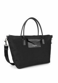 Borsa tote nera realizzata in materiale sintetico con dettagli in pelle, dotata di due manici, una tracolla removibile e una tasca frontale testurizzata.