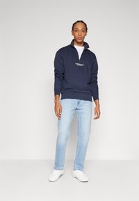 Jack & Jones JORVESTERBRO QUARTER ZIP - Melegítőfelső - sky captain