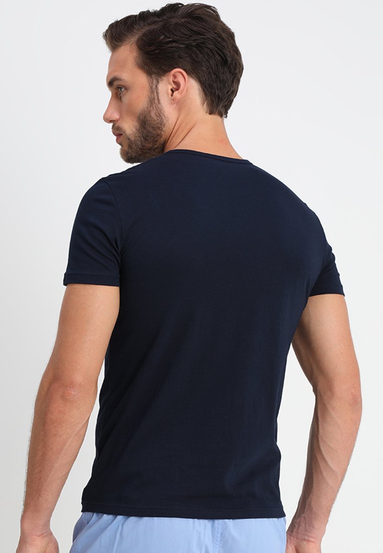 Herren Unterhosen | Emporio Armani CREW NECK 2 PACK Unterhemd/-shirt navy blue/dunkelblau - VR61380 Herren Unterhosen | Emporio Armani CREW NECK 2 PACK Unterhemd/-shirt navy blue/dunkelblau - VR61380