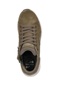 Brązowe zamszowe trampki z okrągłym noskiem, sznurowane, z wyściółką przy kołnierzu, bocznym zamkiem błyskawicznym i logo na języku. Gumowa podeszwa zapewniająca przyczepność.