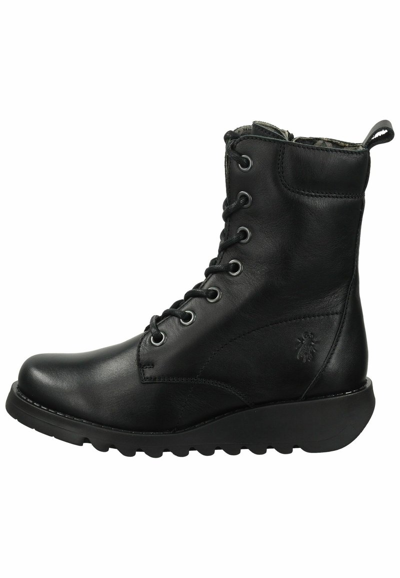 Bottine en cuir noir avec un bout arrondi, un laçage sur le devant, un col rembourré et une semelle en caoutchouc avec un motif de grip texturé.