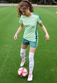 Nike Performance SHORT BRANDED - Športové šortky - bicoastal/vapor green