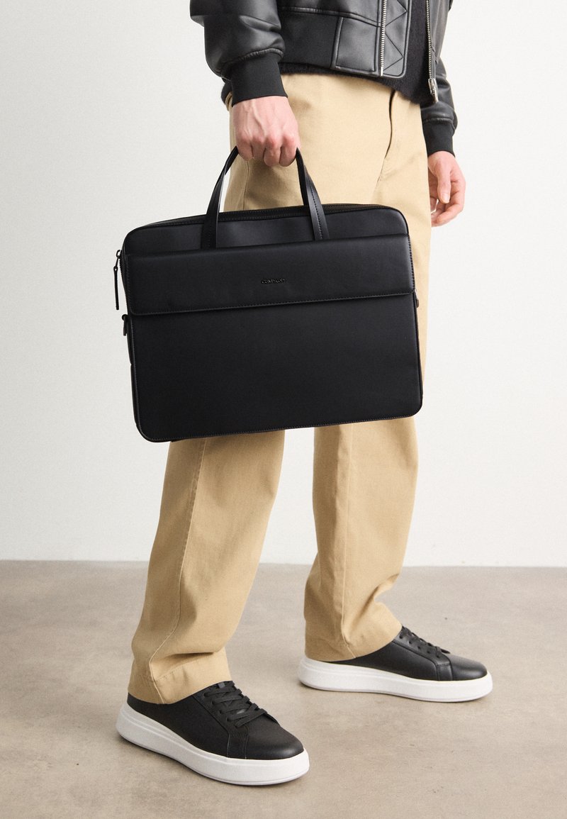 Calvin Klein VERTICAL LINES LAPTOP BAG UNISEX - Laptoptas - ck black ...