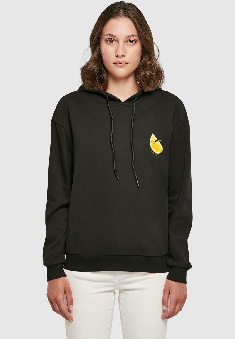 Felpa nera in misto cotone con tasca a marsupio anteriore. Presenta una grafica gialla di un limone sull'area sinistra del petto.