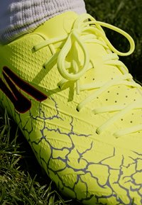 Skechers Performance SKX 1.5 ACADEMY FG - Chaussures de football pour terrain sec - yellow/black