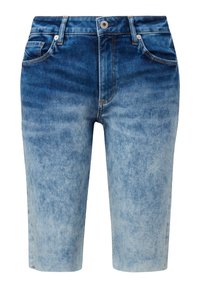 Short en jean avec un dégradé de bleu, un design classique à cinq poches, une fermeture à bouton métallique, une jambe droite et un léger effilochage à l'ourlet.