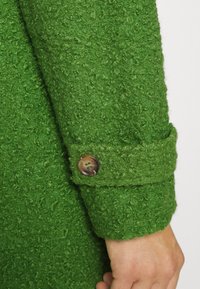 Kaffe KAANNE - Klassisk kappa / rock - artichoke green
