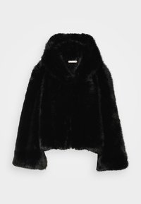 Juoda dirbtinio kailio striukė su trumpintu modeliu, plačiomis rankovėmis ir gobtuvu. Turi paslėptą priekinį užsegimą ir purus tekstūrą.