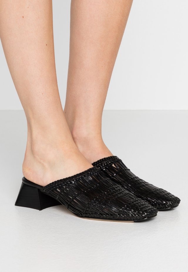 ARAXIE - Mules - black